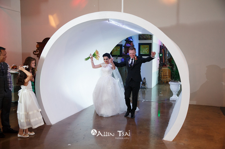 tunnel_wedding_entrance